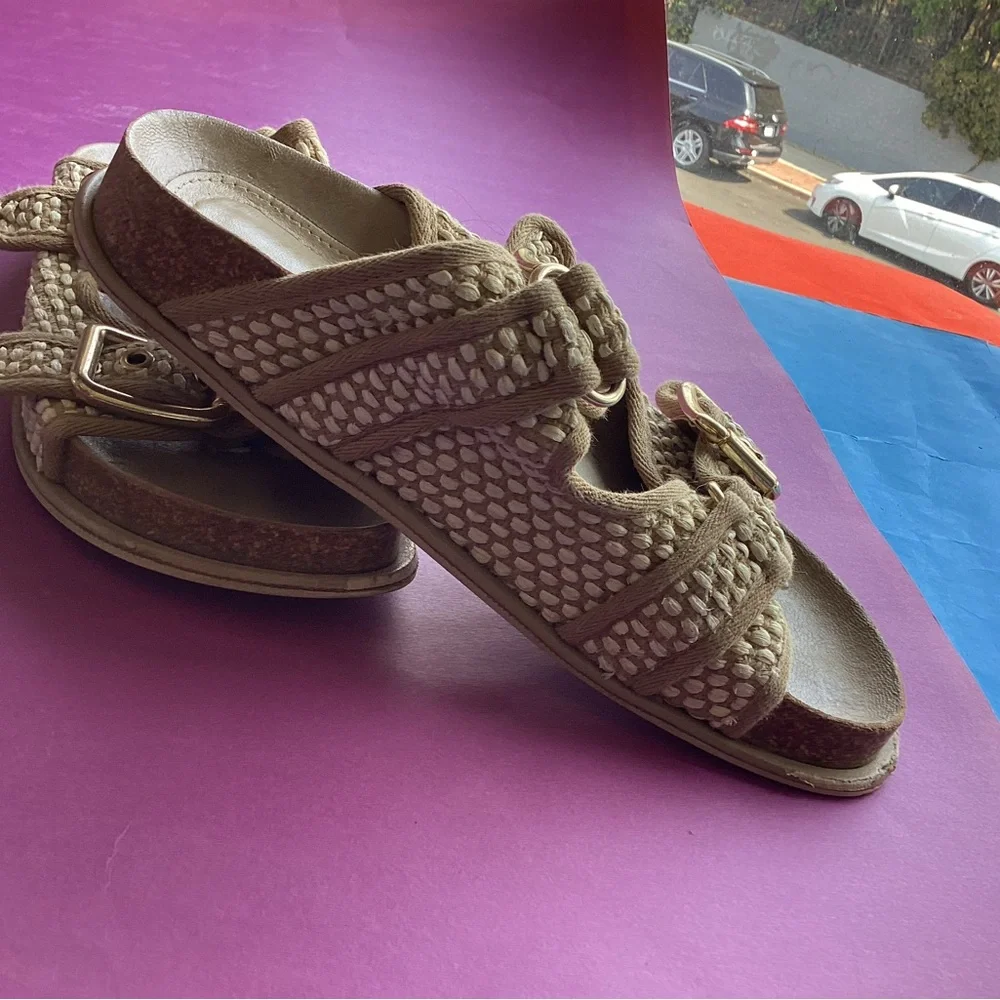 ZARA strap sandal - Picture 1 of 6